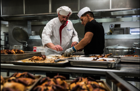 sodexo employee preparing food